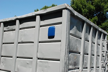 ST UHFOnDumpsterCloseUp